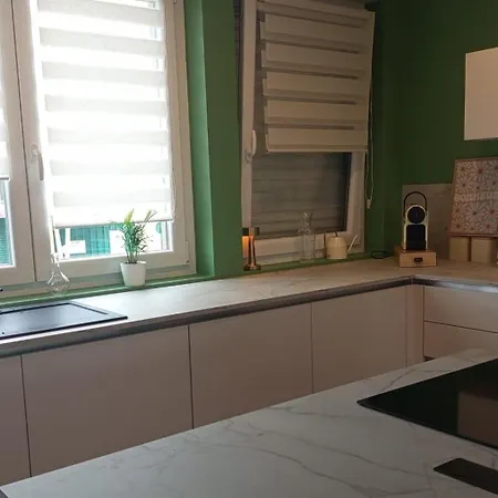 アパート New With Terrace In The Center