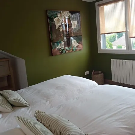 New With Terrace In The Center *